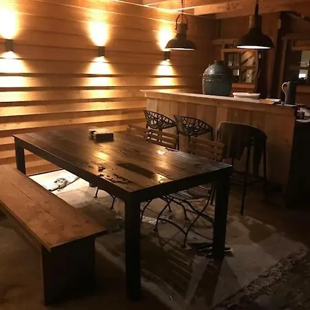 Farmvilla With Hottub And Outdoor Kitchen Villa