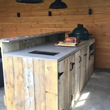 Villa Farmvilla With Hottub And Outdoor Kitchen