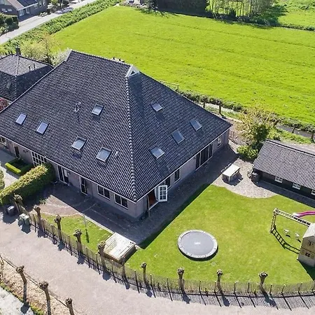 Villa Farmvilla With Hottub And Outdoor Kitchen